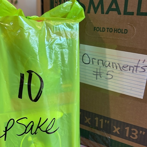 Hallmark Keepsake Ornaments - Blue and Red Magic Light and Motion - Picture 4 of 4